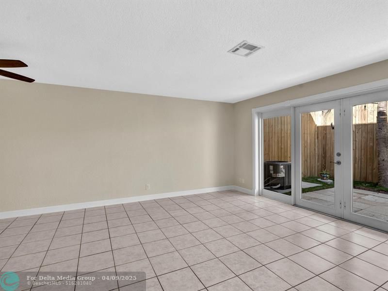 499 SE 13th Street, Unit 8E, Fort Lauderdale, FL 33316 Photo