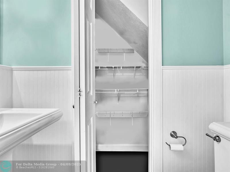 499 SE 13th Street, Unit 8E, Fort Lauderdale, FL 33316 Photo