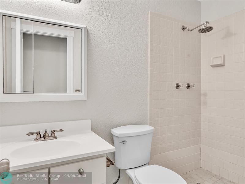 499 SE 13th Street, Unit 8E, Fort Lauderdale, FL 33316 Photo