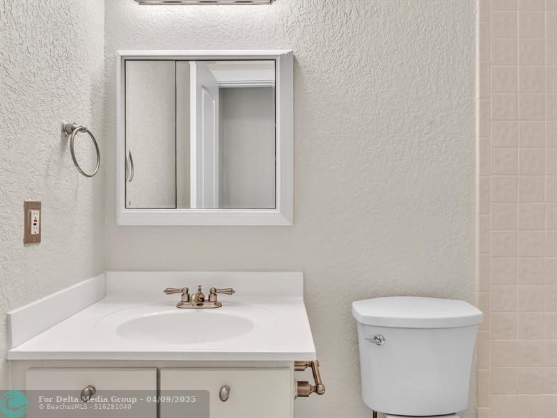 499 SE 13th Street, Unit 8E, Fort Lauderdale, FL 33316 Photo