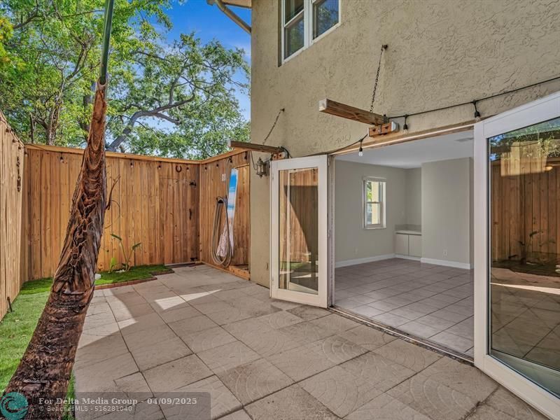 499 SE 13th Street, Unit 8E, Fort Lauderdale, FL 33316 Photo