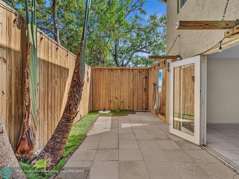 499 SE 13th Street, Unit 8E, Fort Lauderdale, FL 33316 Photo