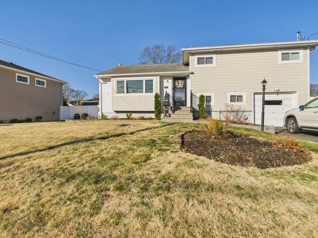 48 Whittier Avenue, North Babylon, NY 11703 Main Photo