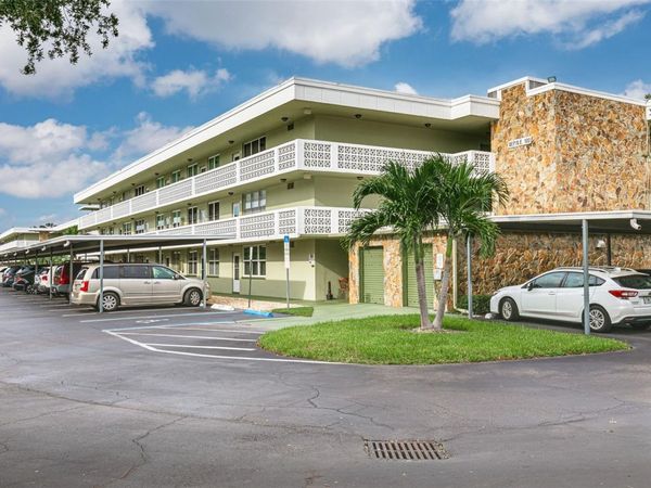 4885 1ST STREET NE, Unit 305, ST PETERSBURG, FL 33703