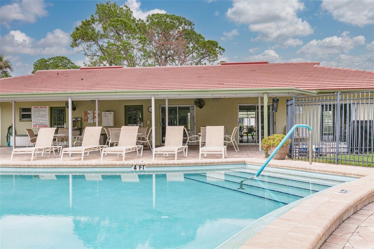 4885 1st Street Ne, Unit 305, Saint Petersburg, FL 33703 Photo