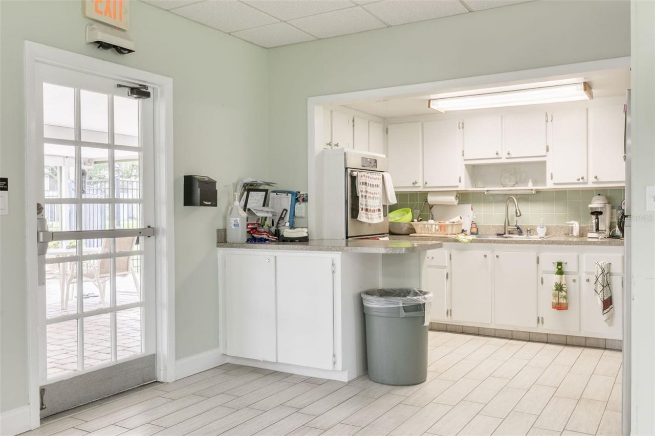 4885 1st Street Ne, Unit 305, Saint Petersburg, FL 33703 Photo