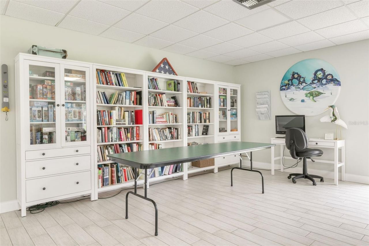 4885 1st Street Ne, Unit 305, Saint Petersburg, FL 33703 Photo