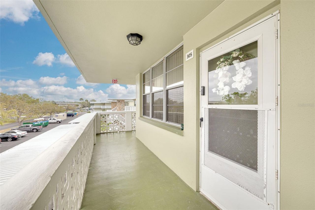 4885 1st Street Ne, Unit 305, Saint Petersburg, FL 33703 Photo