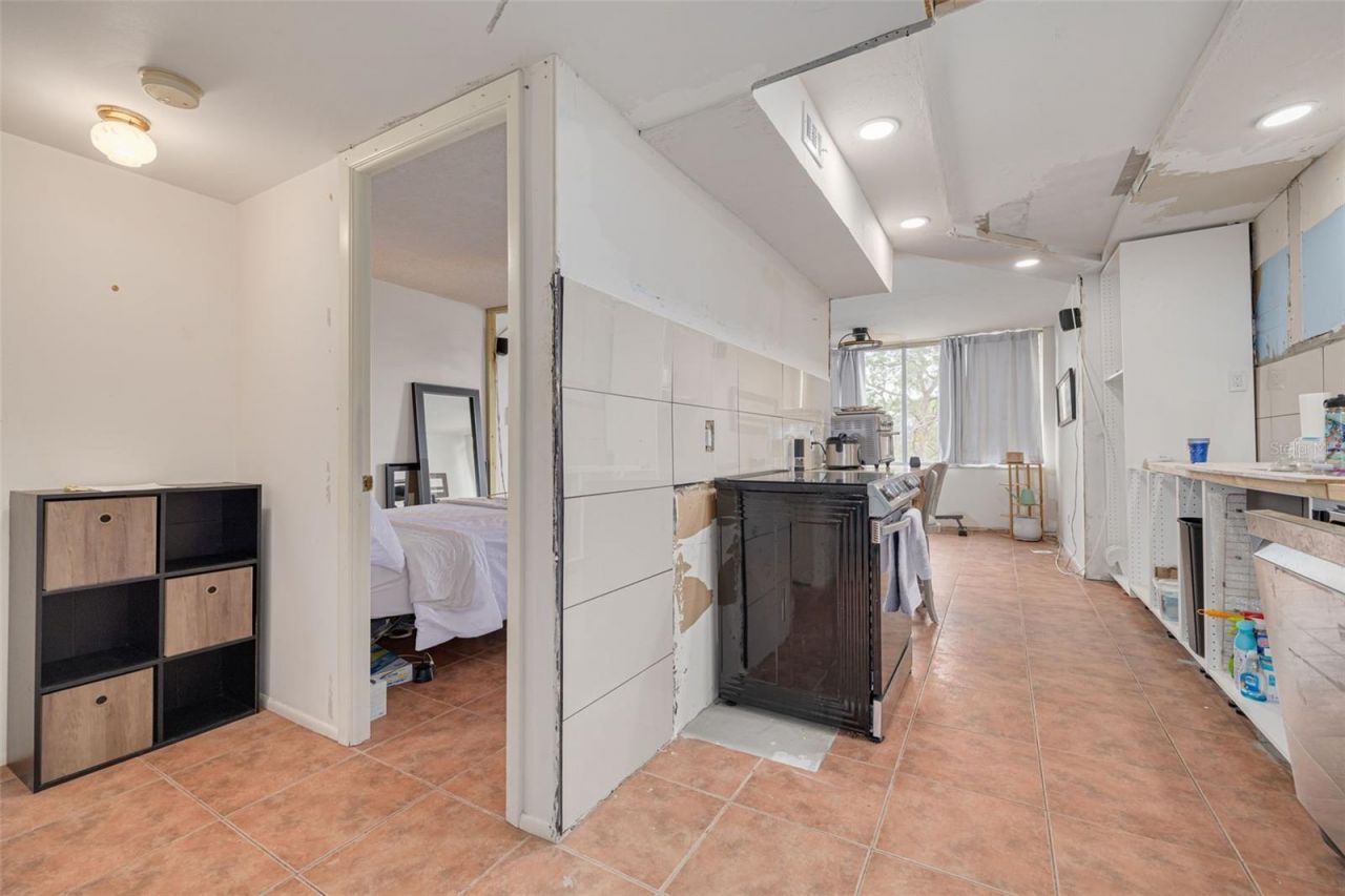 4885 1st Street Ne, Unit 305, Saint Petersburg, FL 33703 Photo