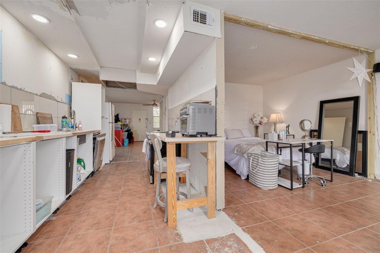 4885 1st Street Ne, Unit 305, Saint Petersburg, FL 33703 Photo