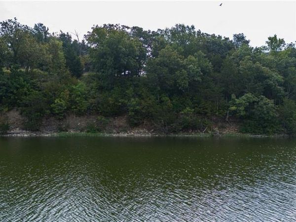 13 E Lakeview Road, Mapleton, KS 66754