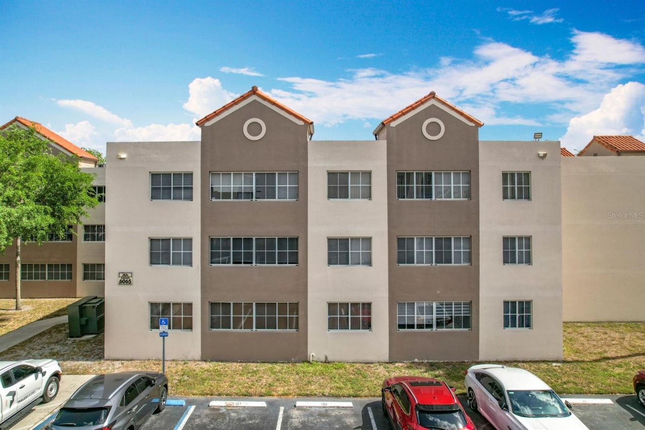 6065 NW 186th Street, Unit 312, Hialeah, FL 33015 Photo
