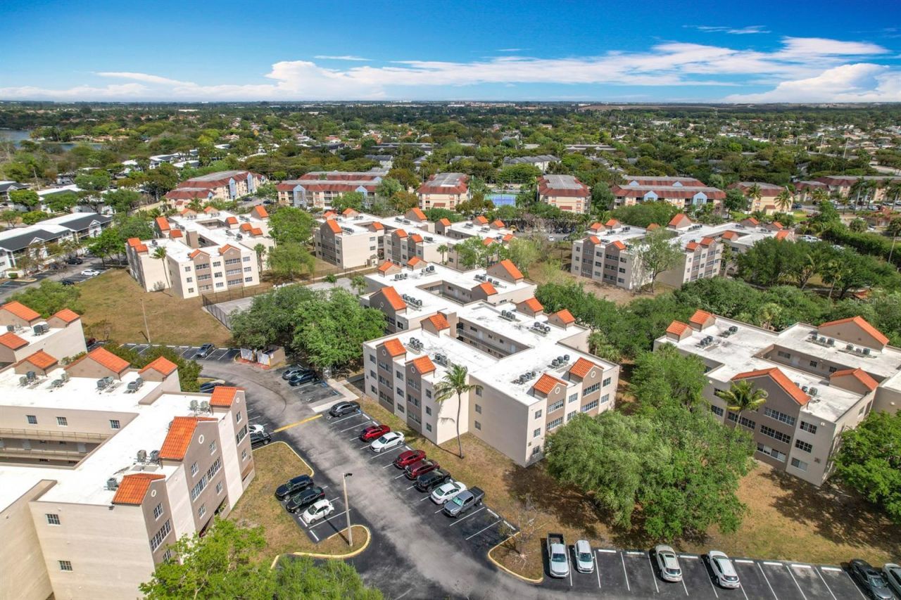 6065 NW 186th Street, Unit 312, Hialeah, FL 33015 Photo