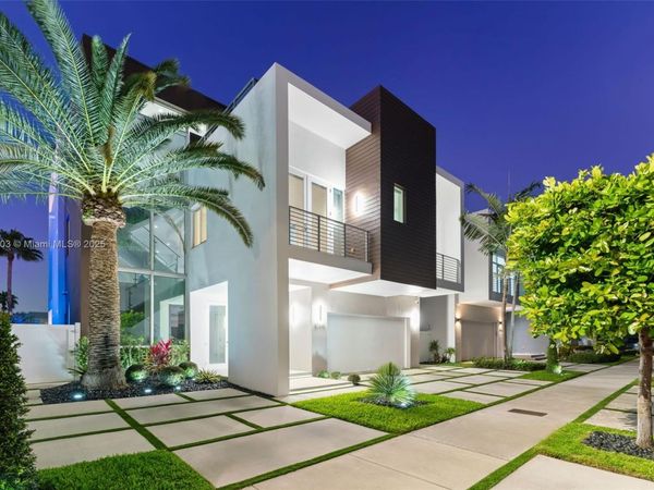 10561 NW 67th Ter, Unit 10561, Doral, FL 33178