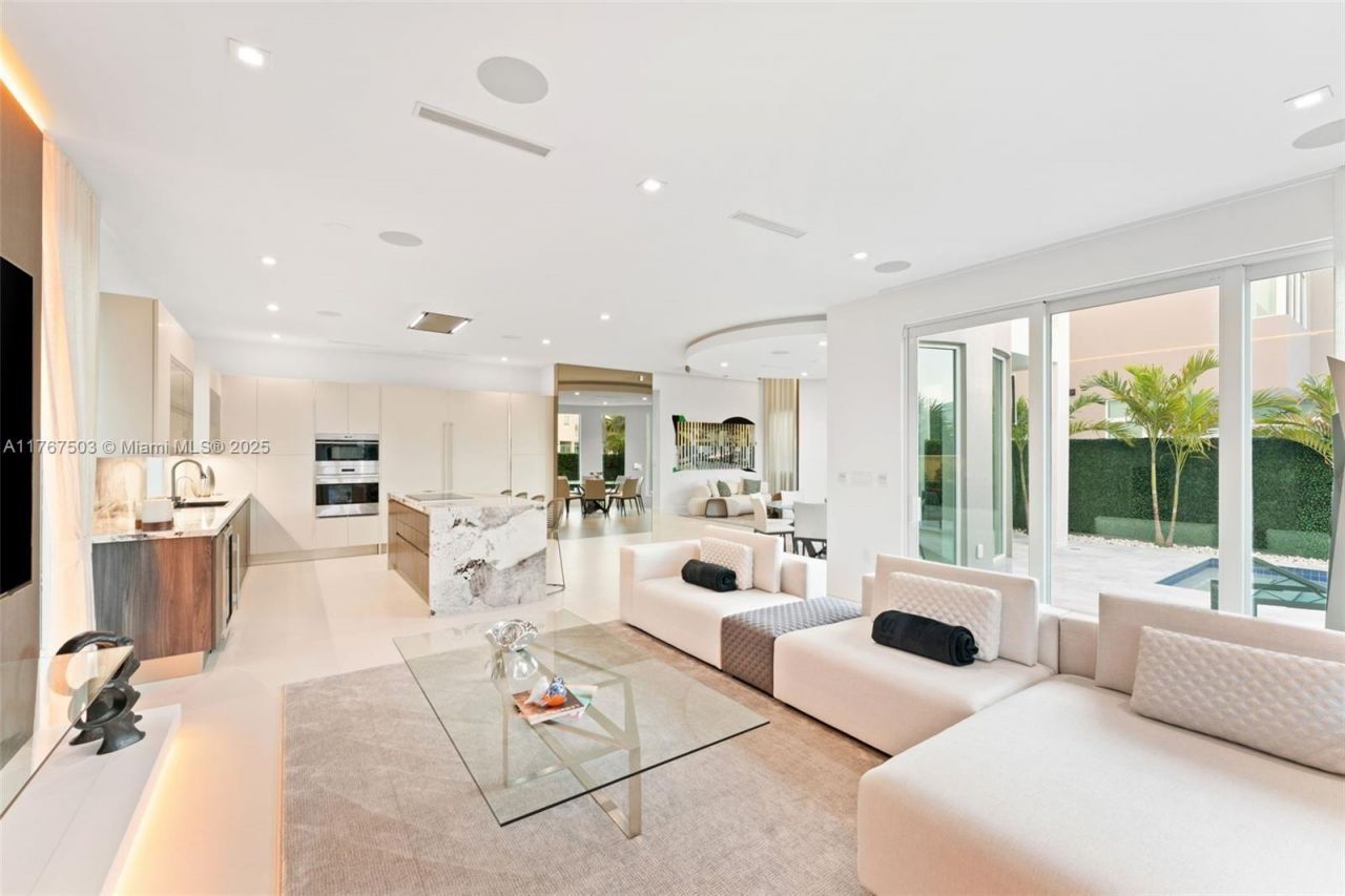 10561 NW 67th Ter, Unit 10561, Doral, FL 33178 Photo