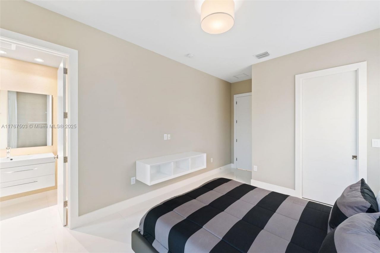 10561 NW 67th Ter, Unit 10561, Doral, FL 33178 Photo