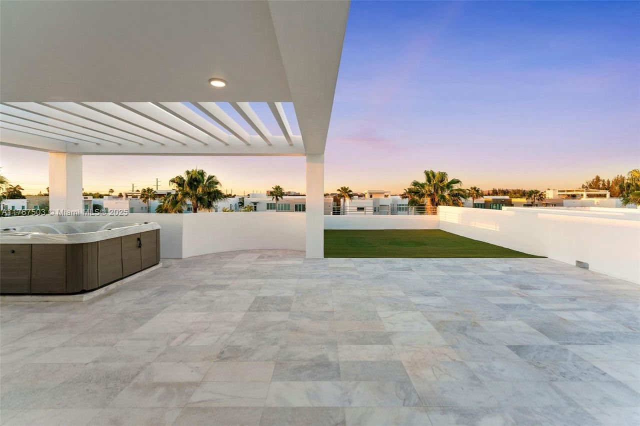 10561 NW 67th Ter, Unit 10561, Doral, FL 33178 Photo