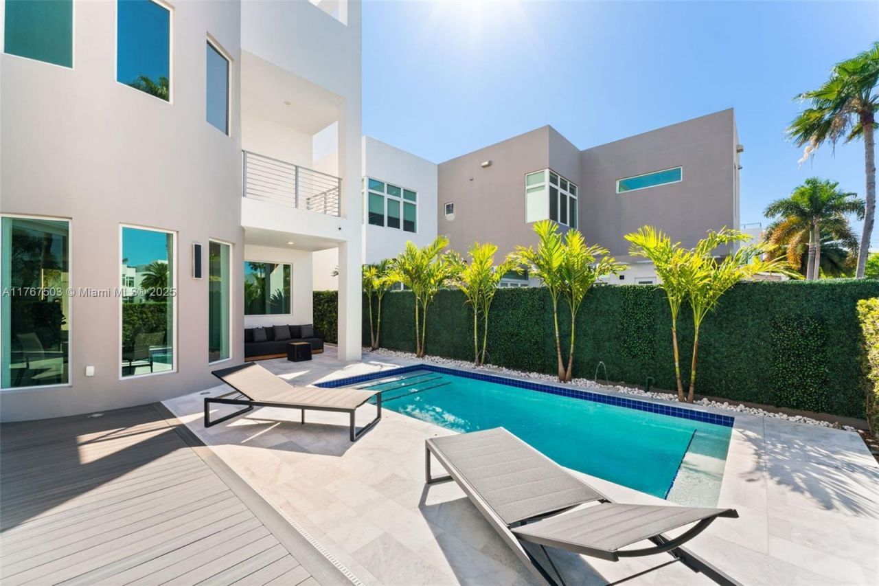 10561 NW 67th Ter, Unit 10561, Doral, FL 33178 Photo