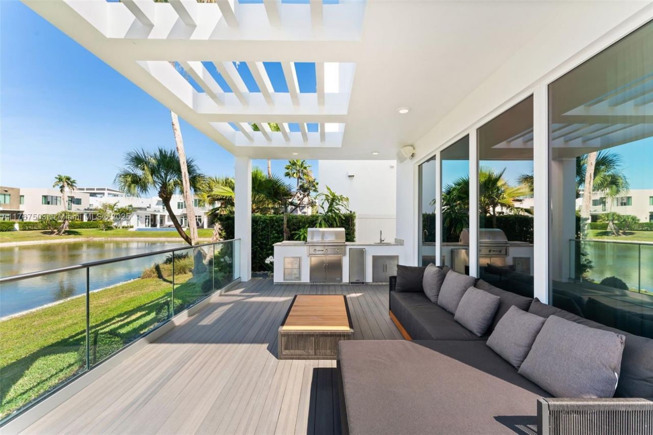 10561 NW 67th Ter, Unit 10561, Doral, FL 33178 Photo