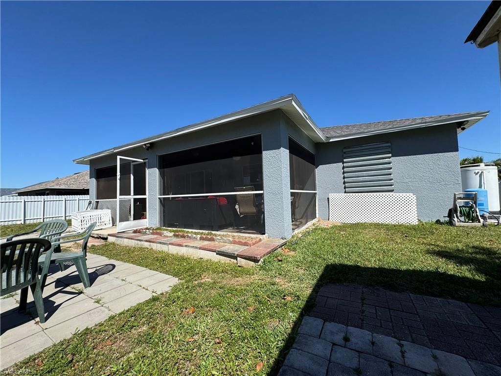 2144 NE 28th St, Cape Coral, FL 33909 Photo