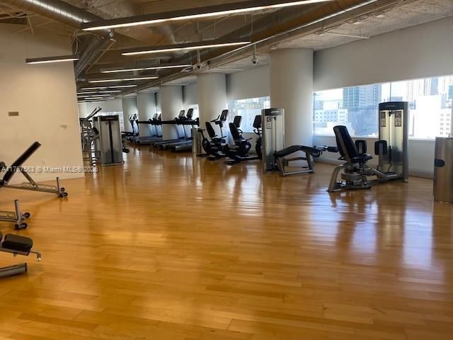 100 SE 2 St, Unit 2000, Miami, FL 33131 Photo