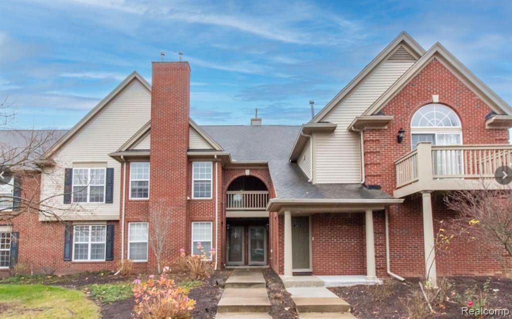 28255 Carlton Way Drive, Novi, MI 48377 Main Photo