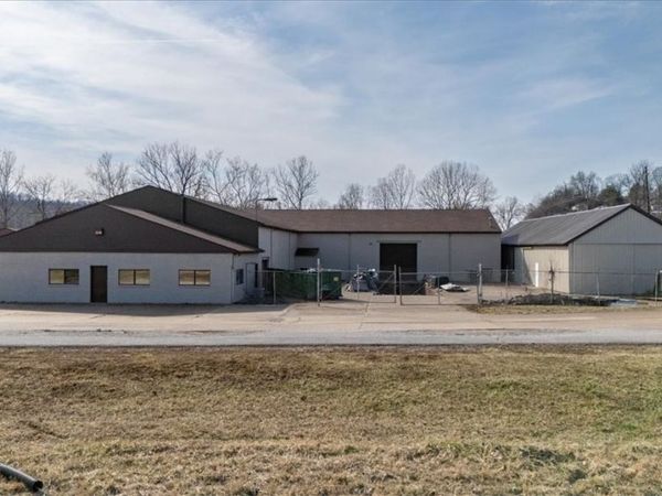 1321 Dupont Road, Parkersburg, WV 26101