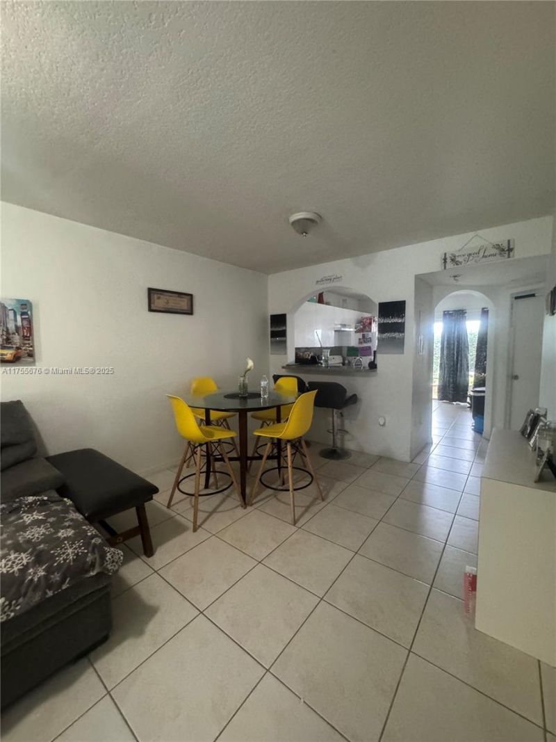 940 NE 33rd Ter, Unit 103, Homestead, FL 33033 Photo