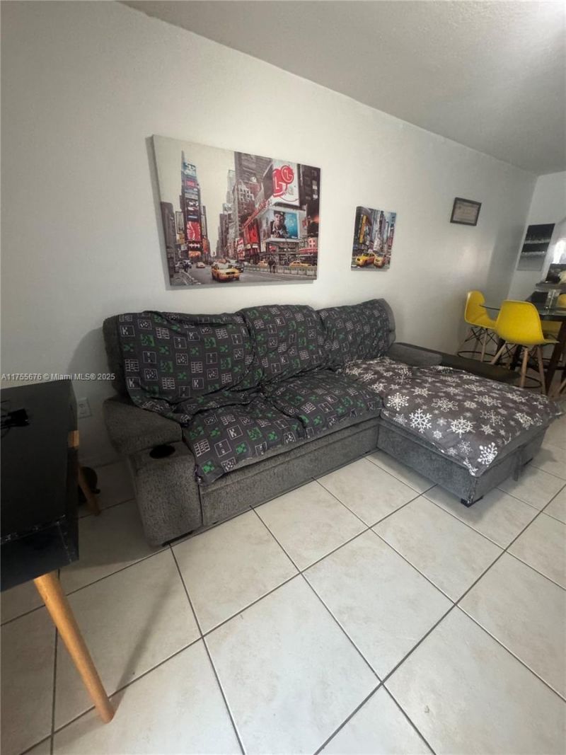 940 NE 33rd Ter, Unit 103, Homestead, FL 33033 Photo