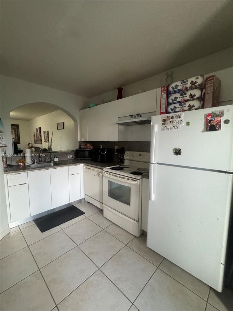 940 NE 33rd Ter, Unit 103, Homestead, FL 33033 Photo
