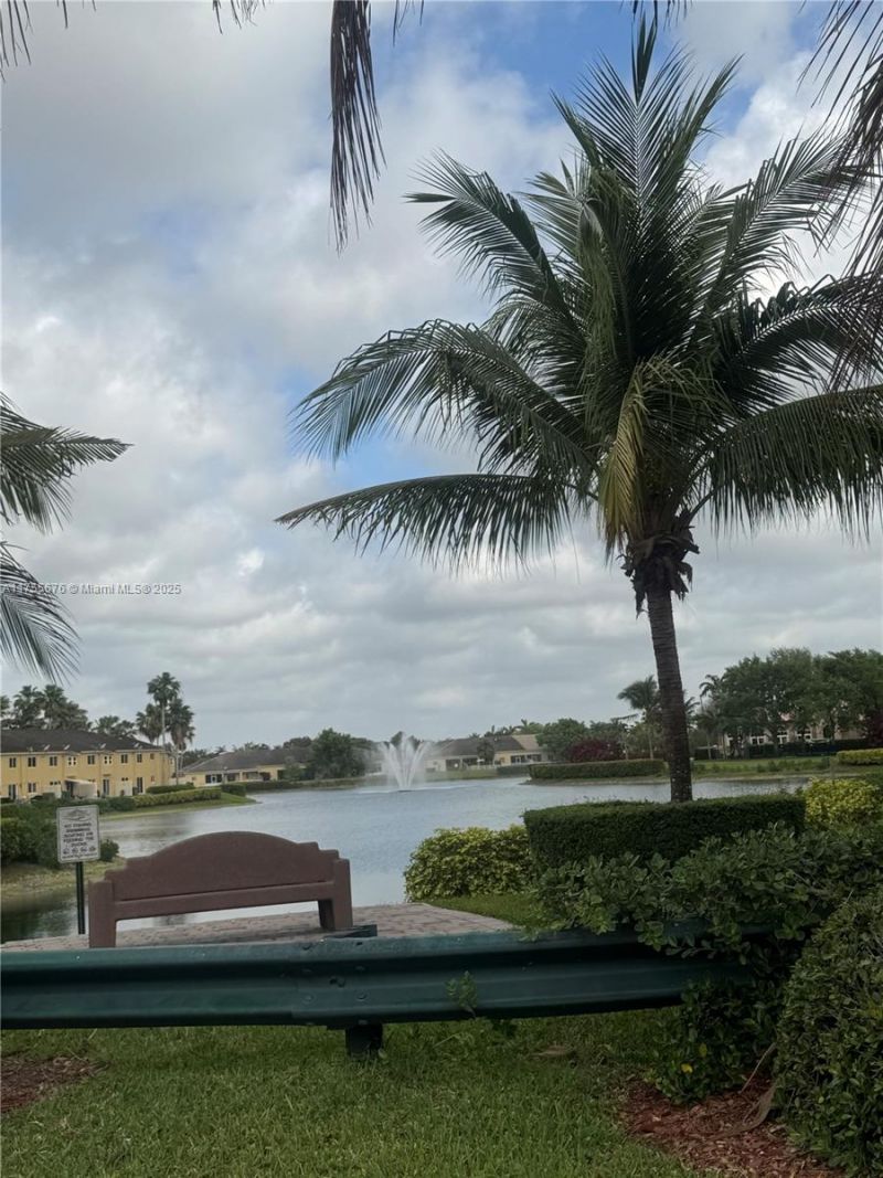 940 NE 33rd Ter, Unit 103, Homestead, FL 33033 Photo