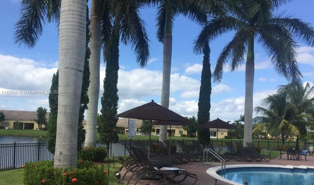 940 NE 33rd Ter, Unit 103, Homestead, FL 33033 Photo