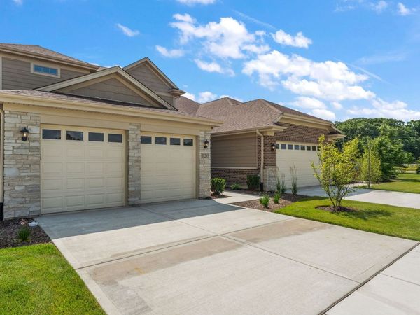 11166 Tuscany Lane, Lemont, IL 60439