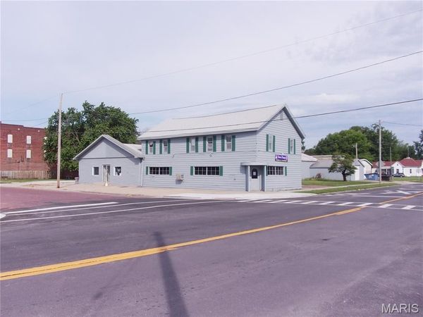 100 W Front Street, Nokomis, IL 62075