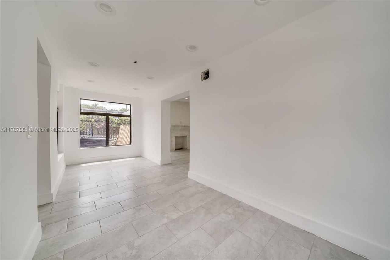 247 NW 54th St, Miami, FL 33127 Photo