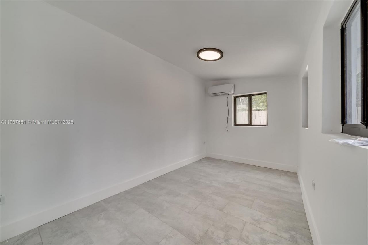 247 NW 54th St, Miami, FL 33127 Photo