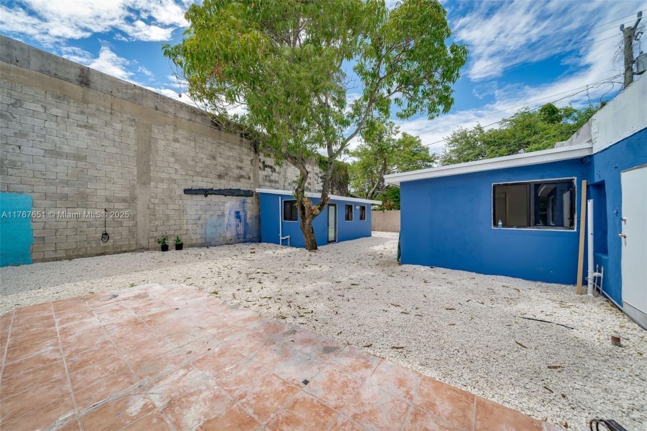 247 NW 54th St, Miami, FL 33127 Photo