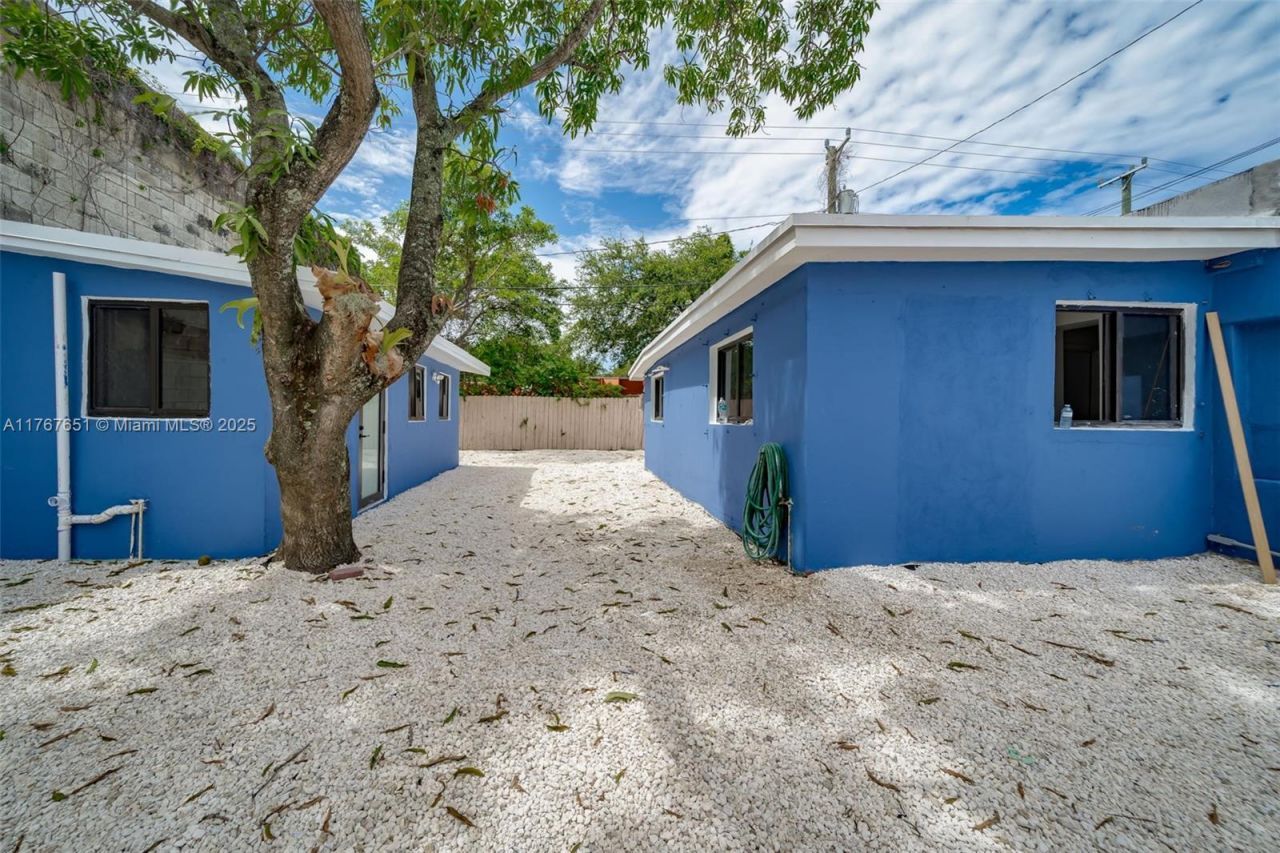 247 NW 54th St, Miami, FL 33127 Photo