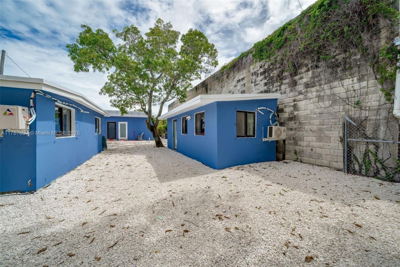 247 NW 54th St, Miami, FL 33127 Photo