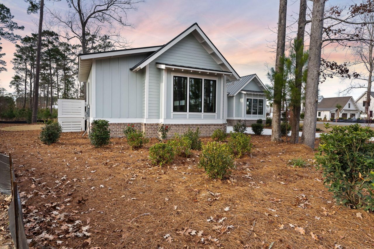 111 Peninsula Drive Photo 13