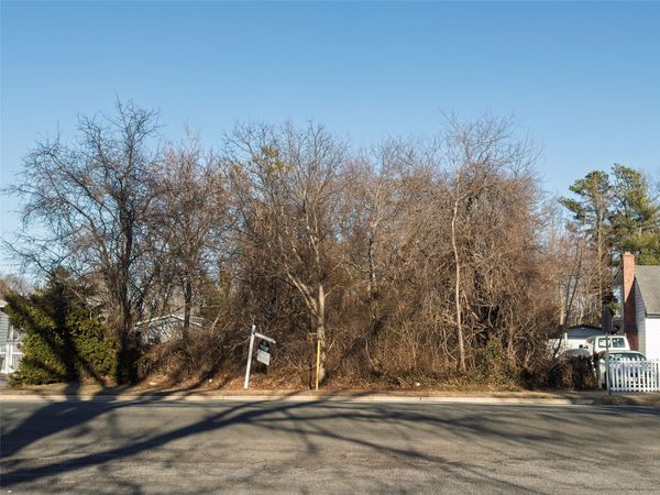 Howells Road, Bay Shore, NY 11706