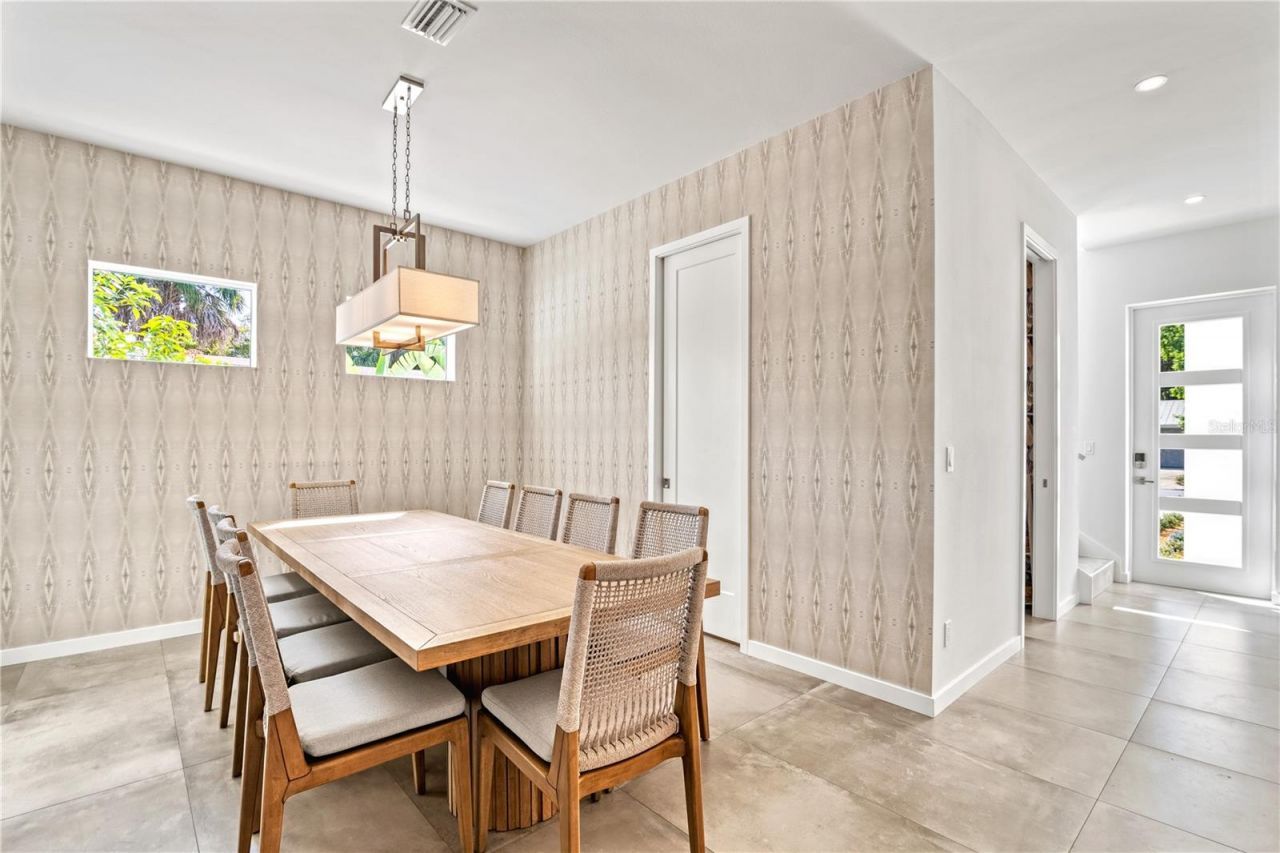 2327 Hillview Street, Sarasota, FL 34239 Photo