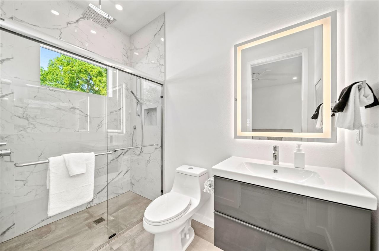 2327 Hillview Street, Sarasota, FL 34239 Photo