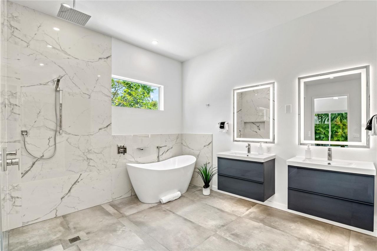 2327 Hillview Street, Sarasota, FL 34239 Photo