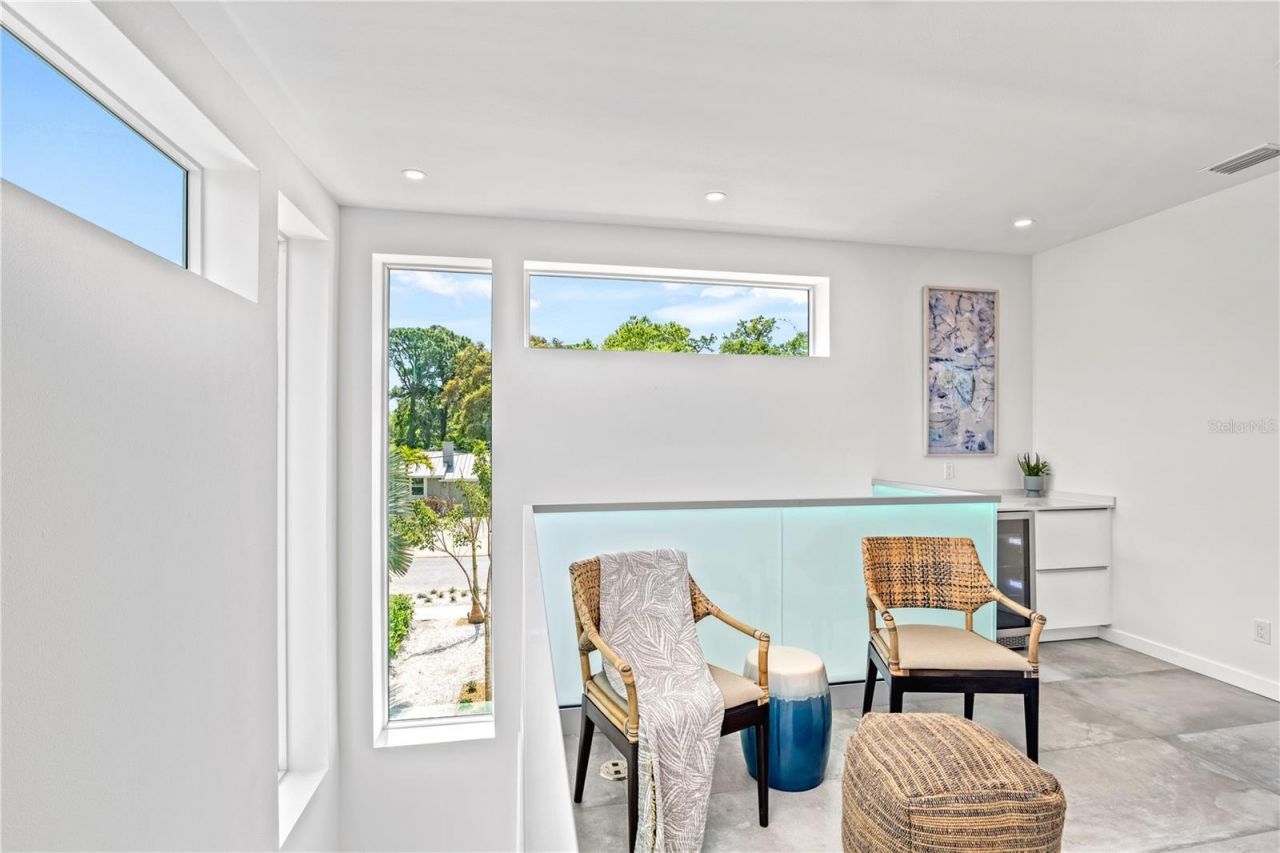 2327 Hillview Street, Sarasota, FL 34239 Photo