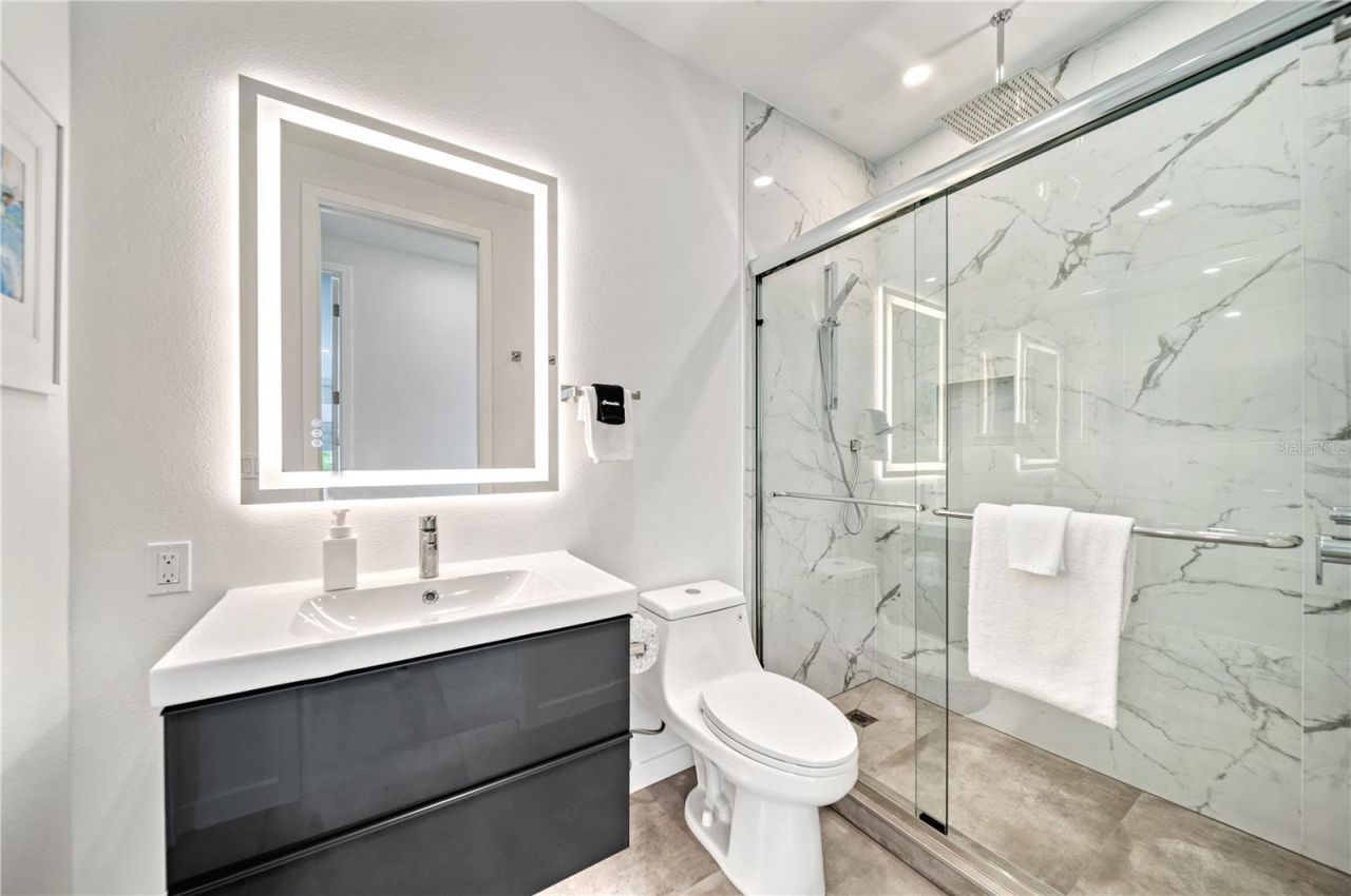 2327 Hillview Street, Sarasota, FL 34239 Photo