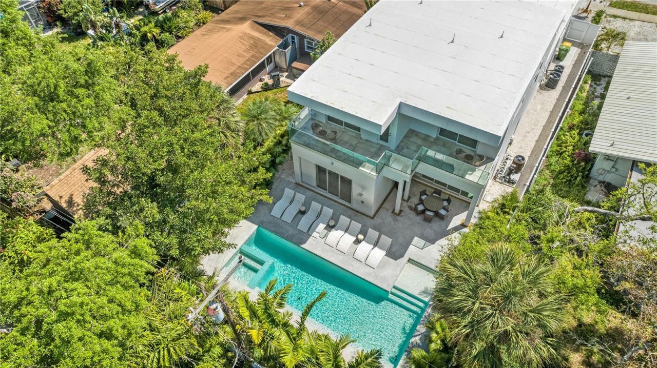 2327 Hillview Street, Sarasota, FL 34239 Photo