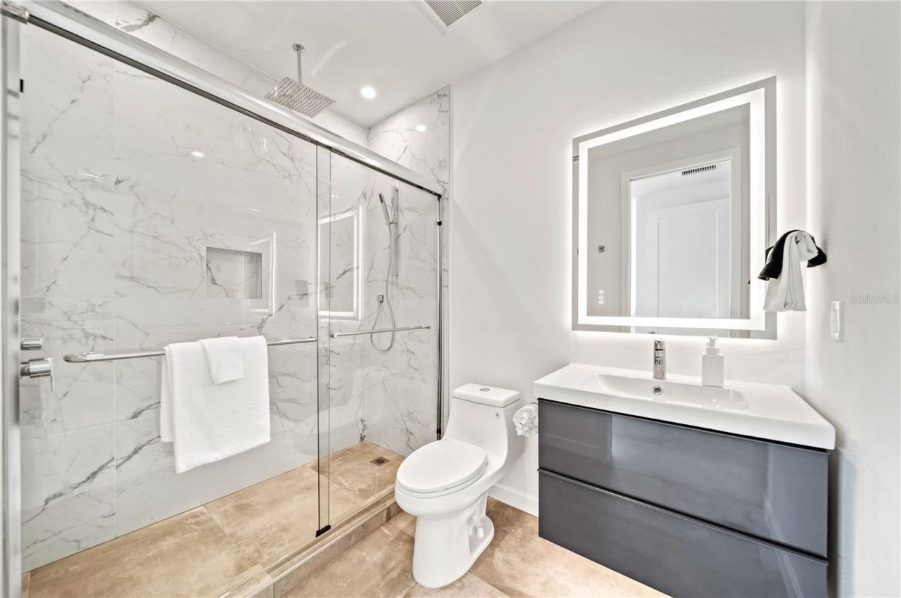 2327 Hillview Street, Sarasota, FL 34239 Photo