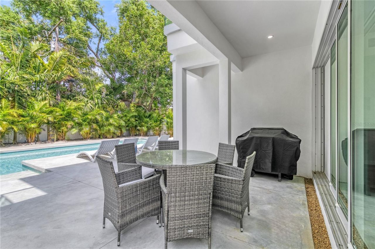 2327 Hillview Street, Sarasota, FL 34239 Photo