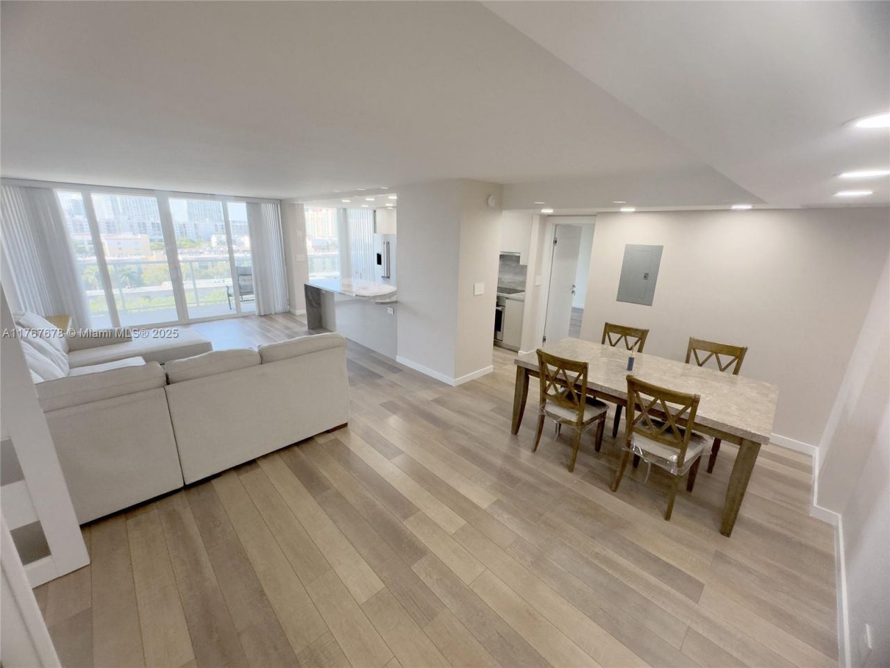 230 174th St, Unit 1015, Sunny Isles Beach, FL 33160 Photo